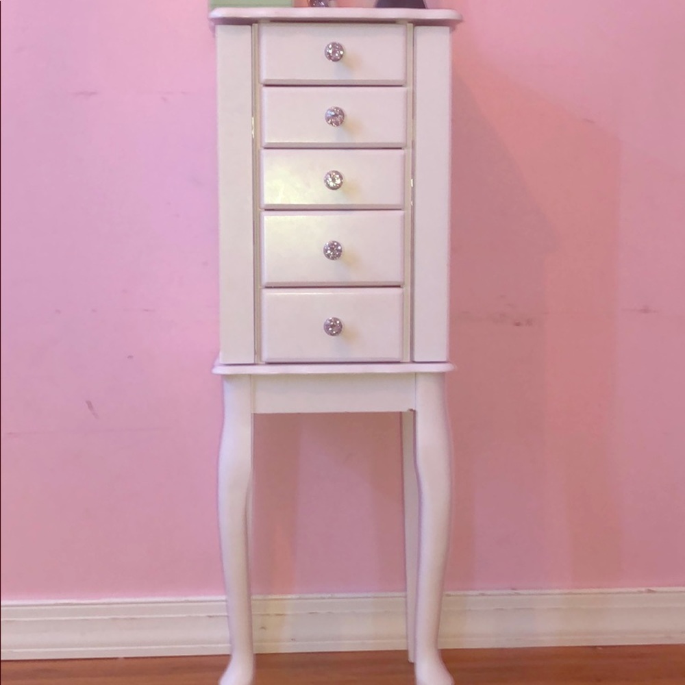 Jewelry armoire